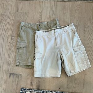 Lot of 2 Izod Men's Saltwater Cargo Shorts - Size 34